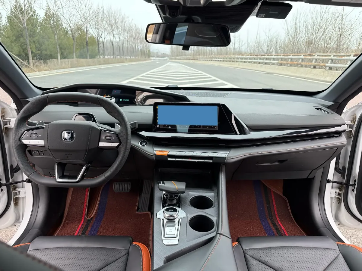 2023 ChangAn UNI-V 1.5T 188HP L4 7DCT,autocango,china used car exporter,china ev exporter,chinese used car exporter,chinese used ev exporter