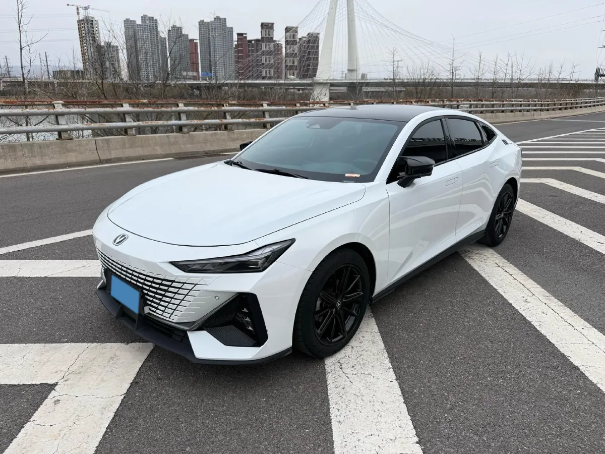 2023 ChangAn UNI-V 1.5T 188HP L4 7DCT,autocango,china used car exporter,china ev exporter,chinese used car exporter,chinese used ev exporter