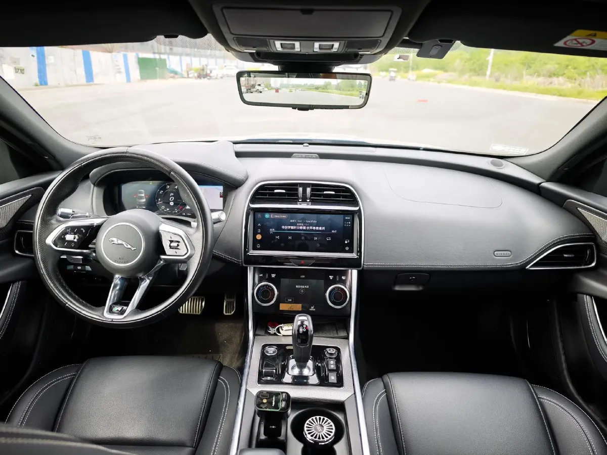 2021 Jaguar XEL 2.0T 250HP L4 8AT,autocango,china used car exporter,china ev exporter,chinese used car exporter,chinese used ev exporter