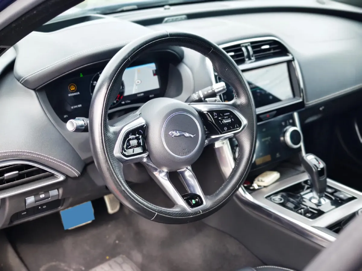 2021 Jaguar XEL 2.0T 250HP L4 8AT,autocango,china used car exporter,china ev exporter,chinese used car exporter,chinese used ev exporter