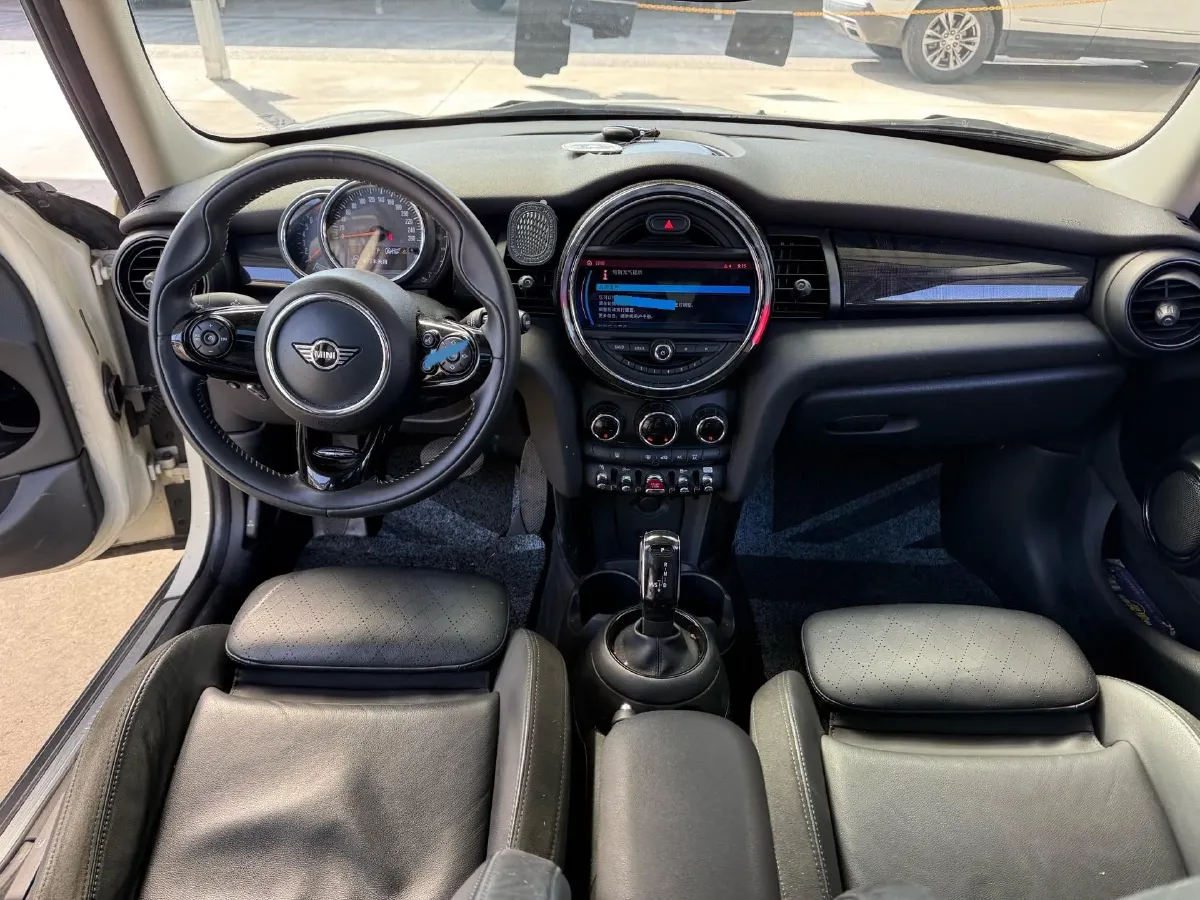 2019 MINI MINI 1.5T 136HP L3 7DCT,autocango,china used car exporter,china ev exporter,chinese used car exporter,chinese used ev exporter