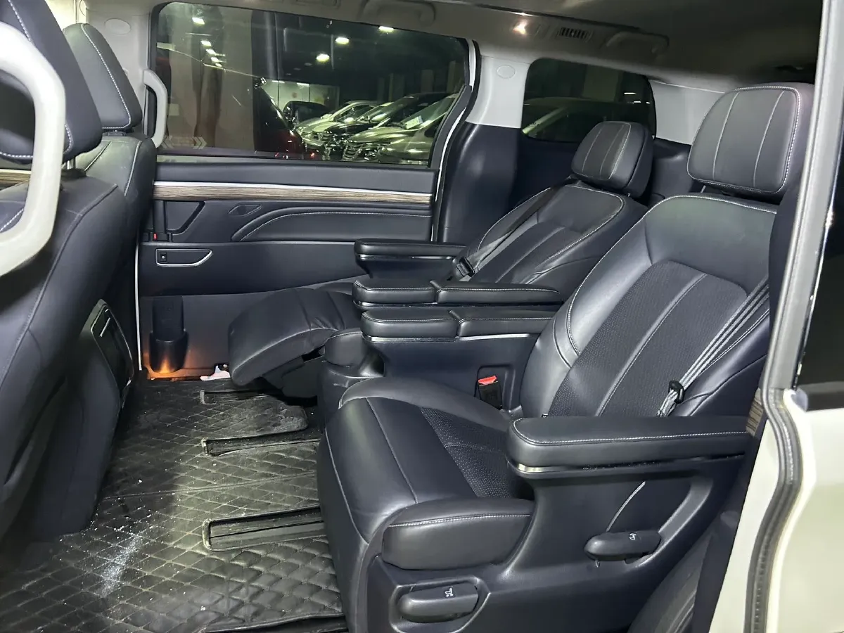 2021 GAC Trumpchi M8 2.0T 252HP L4 8AT,autocango,china used car exporter,china ev exporter,chinese used car exporter,chinese used ev exporter