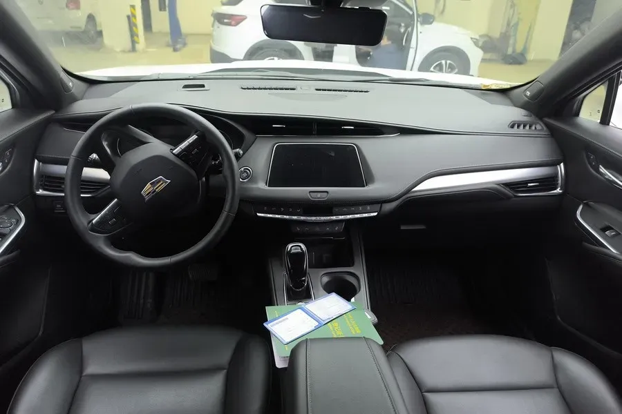 2023 Cadillac XT4 2.0T 237HP L4 9AT,autocango,china used car exporter,china ev exporter,chinese used car exporter,chinese used ev exporter