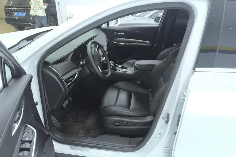 2023 Cadillac XT4 2.0T 237HP L4 9AT,autocango,china used car exporter,china ev exporter,chinese used car exporter,chinese used ev exporter
