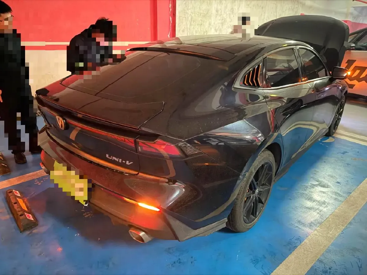 2022 ChangAn UNI-V 1.5T 188HP L4 7DCT,autocango,china used car exporter,china ev exporter,chinese used car exporter,chinese used ev exporter