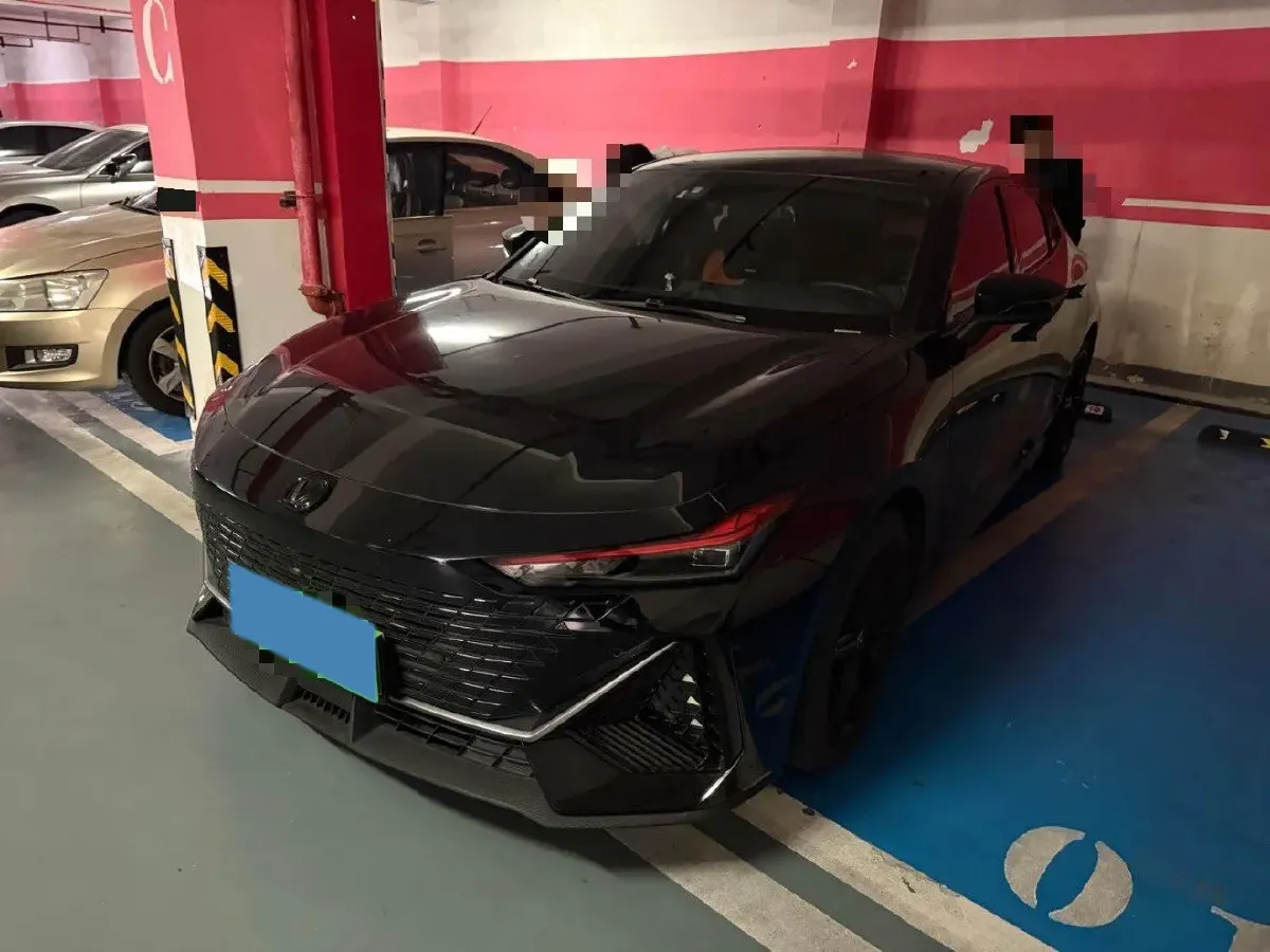 2022 ChangAn UNI-V 1.5T 188HP L4 7DCT,autocango,china used car exporter,china ev exporter,chinese used car exporter,chinese used ev exporter