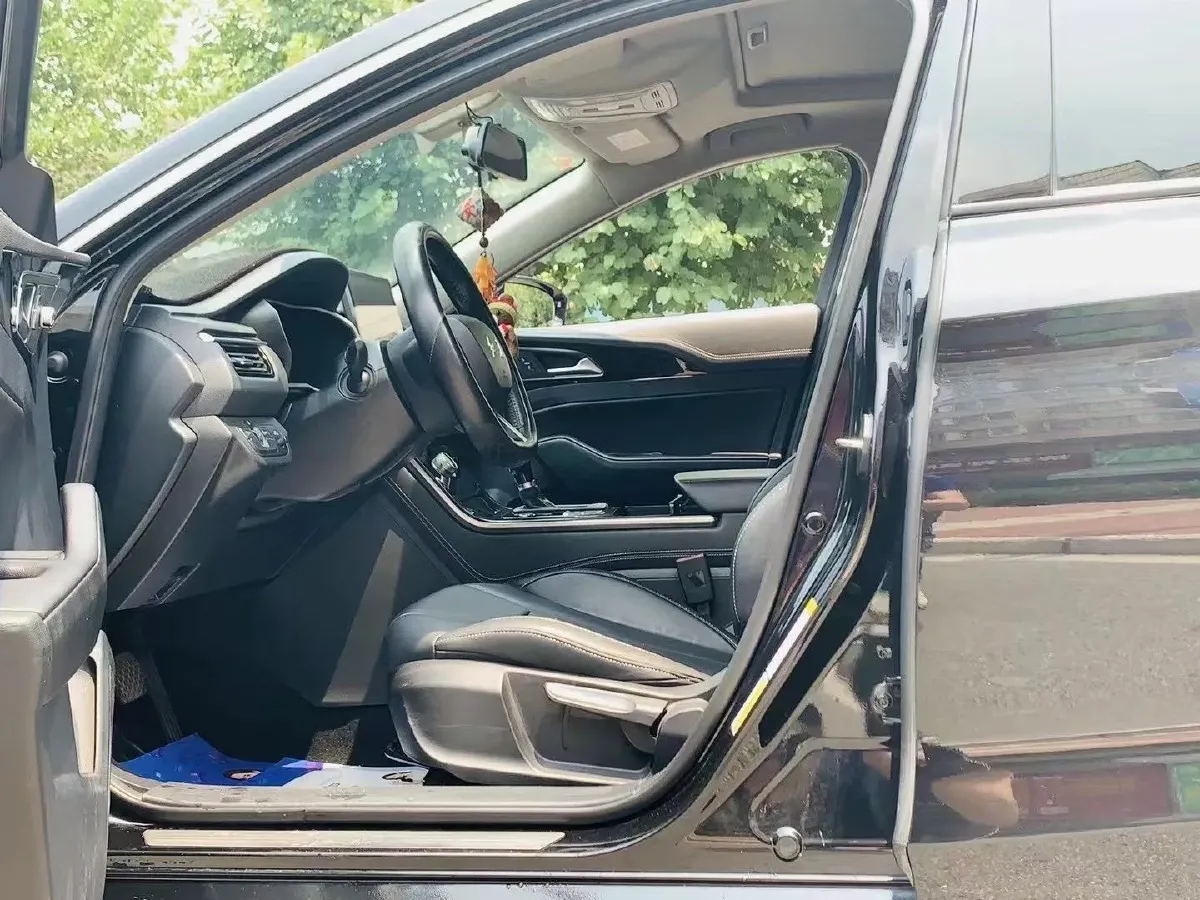 2019 HongQi H5 1.8T 180HP L4 6AT,autocango,china used car exporter,china ev exporter,chinese used car exporter,chinese used ev exporter