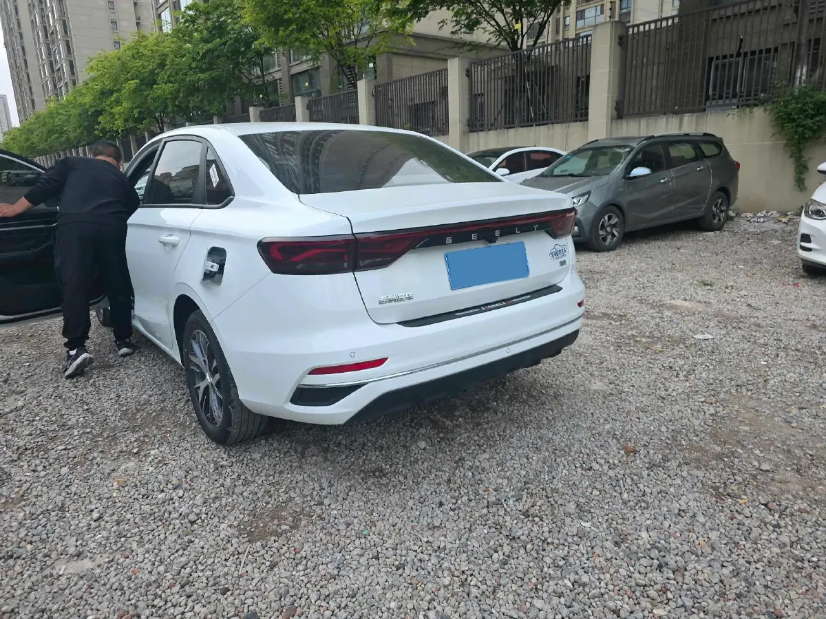 2025 Geely Emgrand 1.5L 127HP L4 CVT,autocango,china used car exporter,china ev exporter,chinese used car exporter,chinese used ev exporter