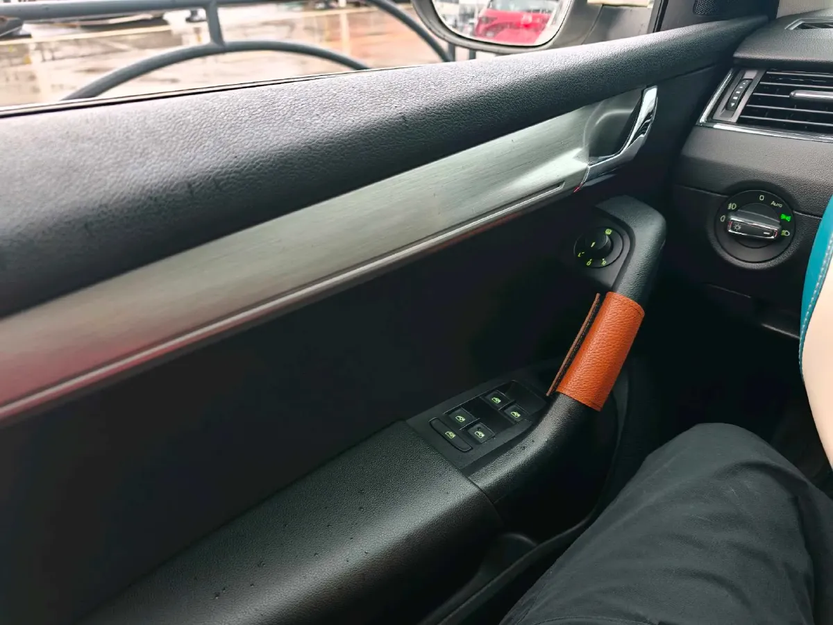 2019 Skoda Octavia 1.5L 116HP L4 6AT,autocango,china used car exporter,china ev exporter,chinese used car exporter,chinese used ev exporter