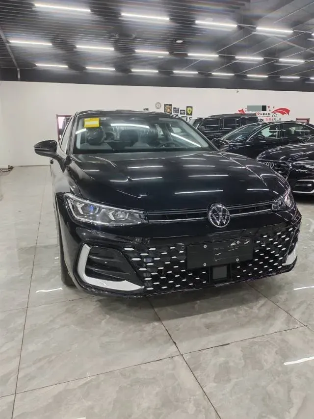 2025 Volkswagen Passat 1.5T 160HP L4 7DCT,autocango,china used car exporter,china ev exporter,chinese used car exporter,chinese used ev exporter