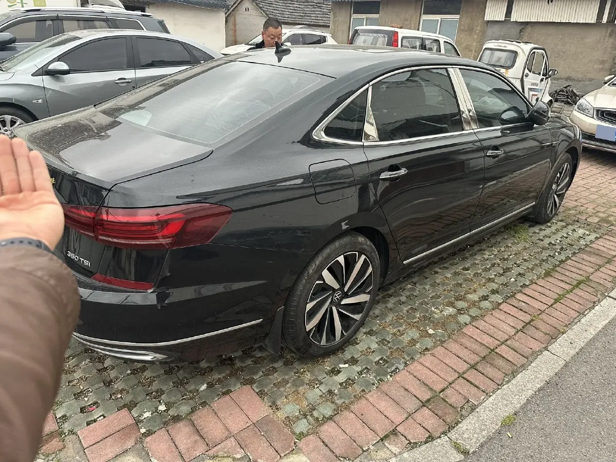 2024 Volkswagen Passat 2.0T 220HP L4 7DCT,autocango,china used car exporter,china ev exporter,chinese used car exporter,chinese used ev exporter