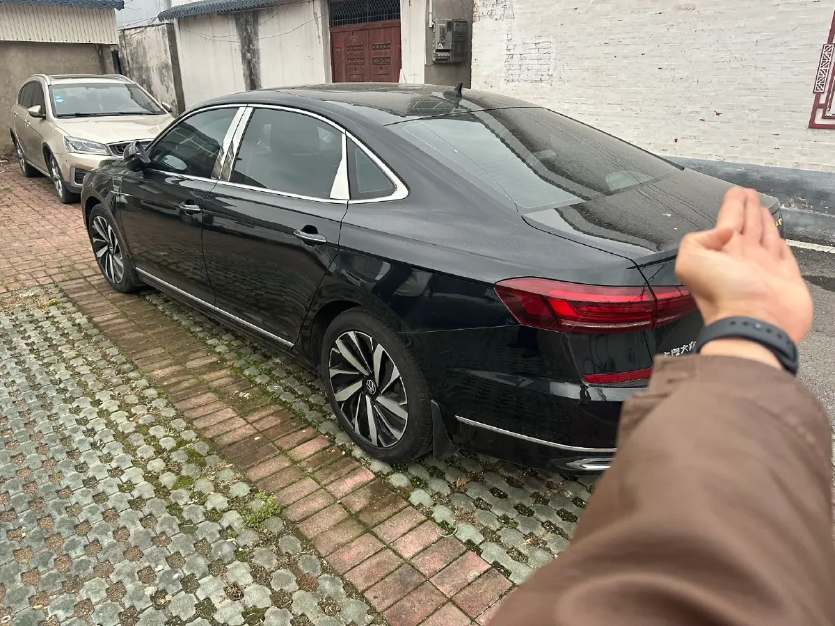 2024 Volkswagen Passat 2.0T 220HP L4 7DCT,autocango,china used car exporter,china ev exporter,chinese used car exporter,chinese used ev exporter