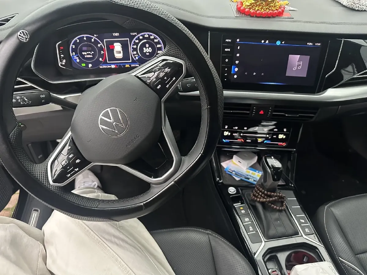 2024 Volkswagen Passat 2.0T 220HP L4 7DCT,autocango,china used car exporter,china ev exporter,chinese used car exporter,chinese used ev exporter