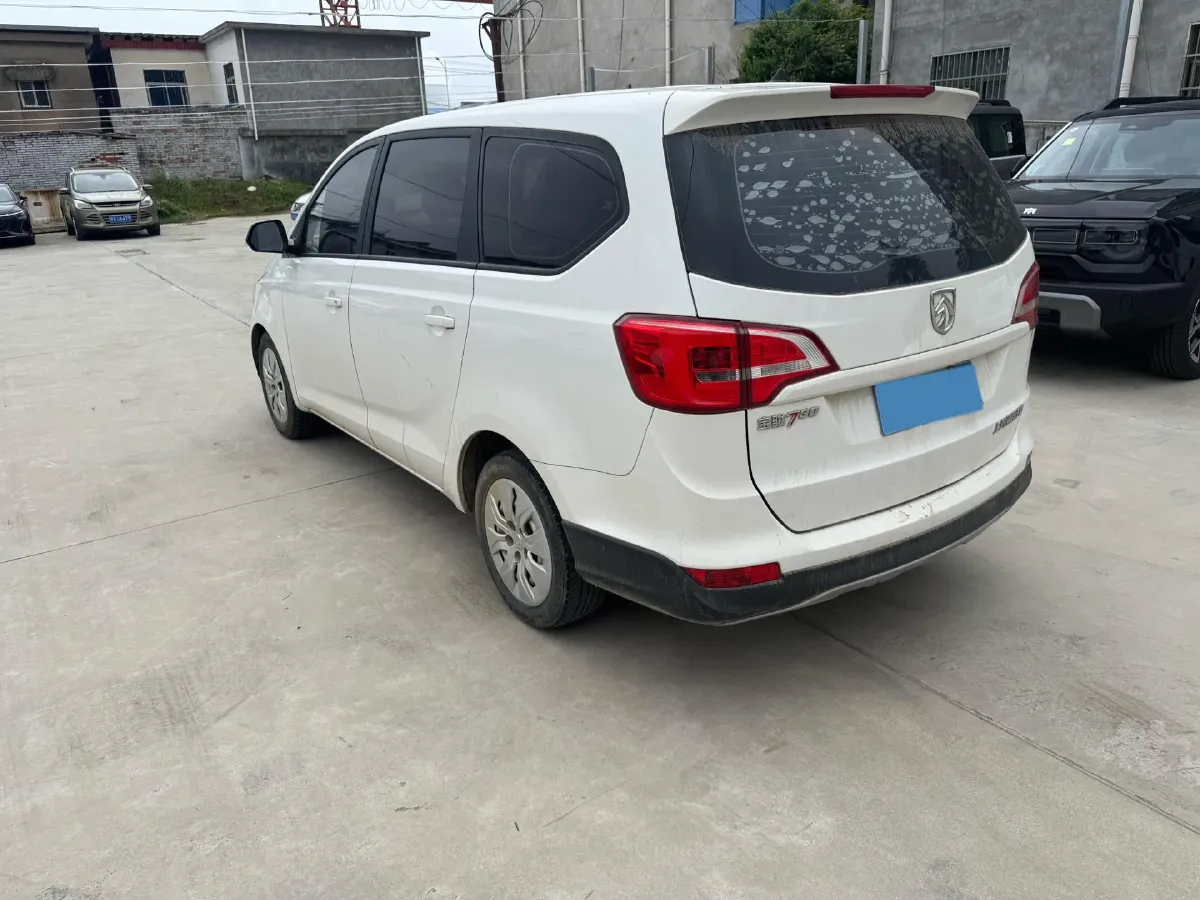 2019 BaoJun 730 1.5L 105HP L4 6MT,autocango,china used car exporter,china ev exporter,chinese used car exporter,chinese used ev exporter