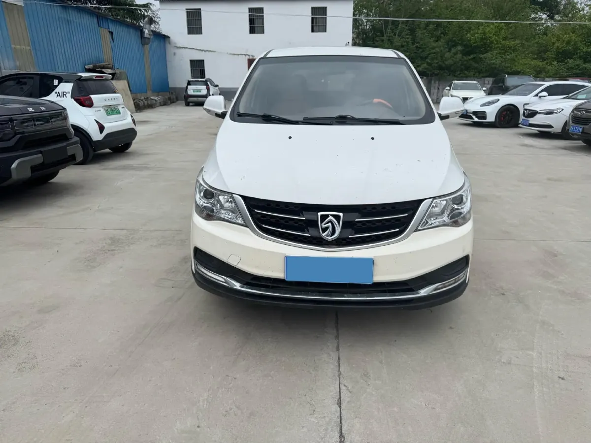 2019 BaoJun 730 1.5L 105HP L4 6MT,autocango,china used car exporter,china ev exporter,chinese used car exporter,chinese used ev exporter