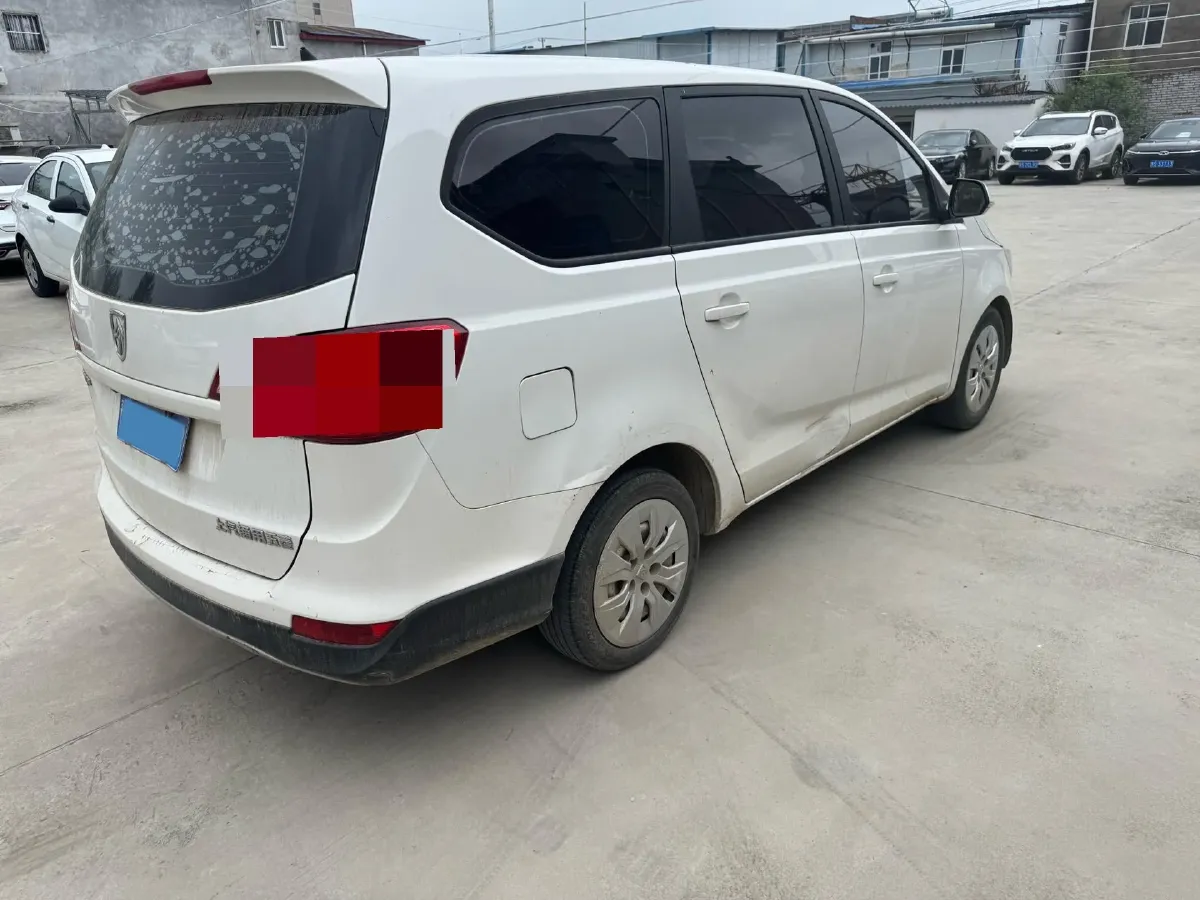 2019 BaoJun 730 1.5L 105HP L4 6MT,autocango,china used car exporter,china ev exporter,chinese used car exporter,chinese used ev exporter