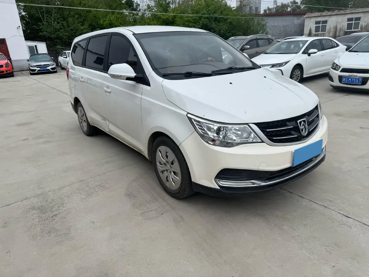 2019 BaoJun 730 1.5L 105HP L4 6MT,autocango,china used car exporter,china ev exporter,chinese used car exporter,chinese used ev exporter