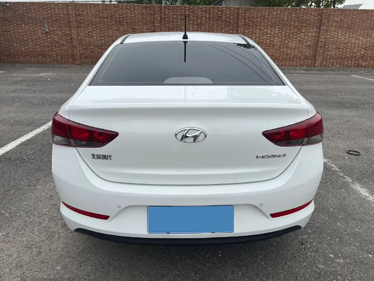2017 Hyundai Verna RV 1.4L 100HP L4 6AT,autocango,china used car exporter,china ev exporter,chinese used car exporter,chinese used ev exporter