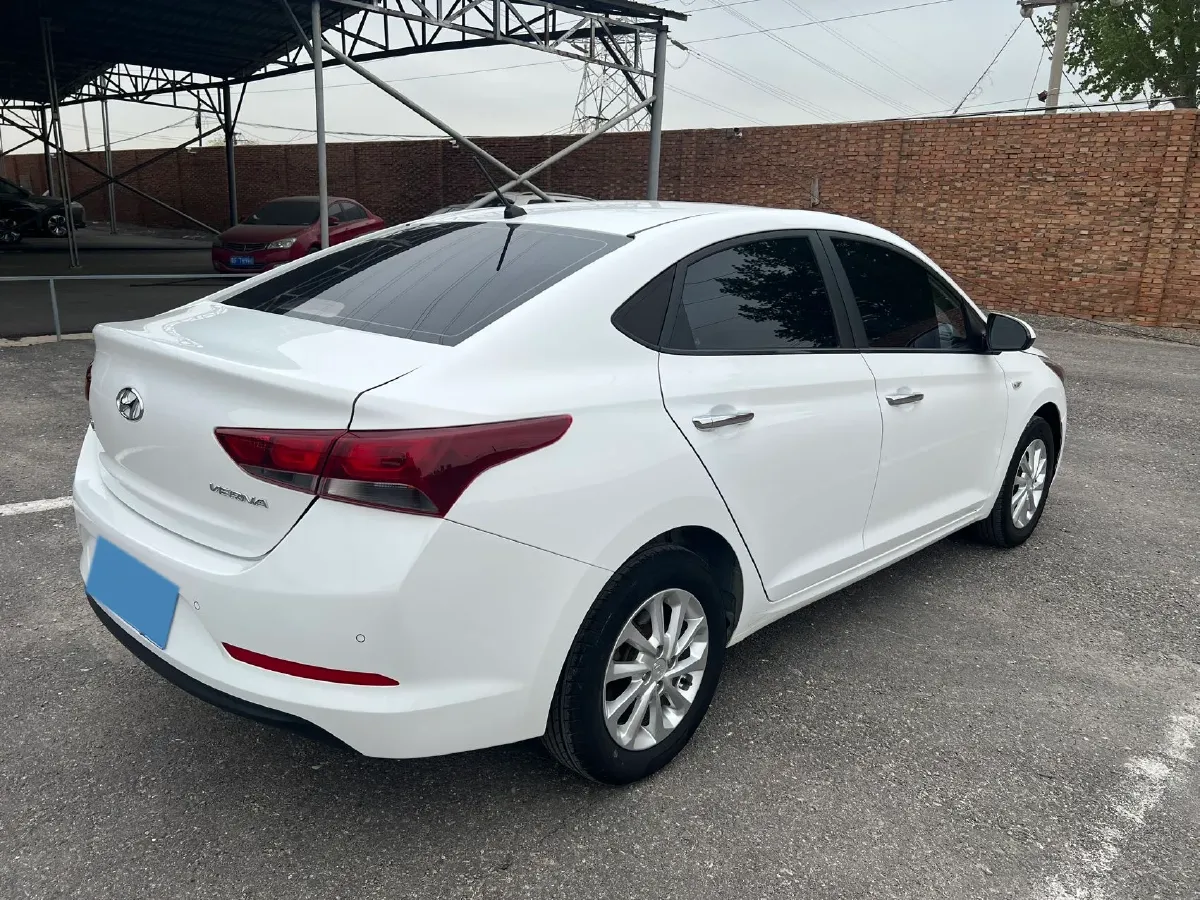 2017 Hyundai Verna RV 1.4L 100HP L4 6AT,autocango,china used car exporter,china ev exporter,chinese used car exporter,chinese used ev exporter