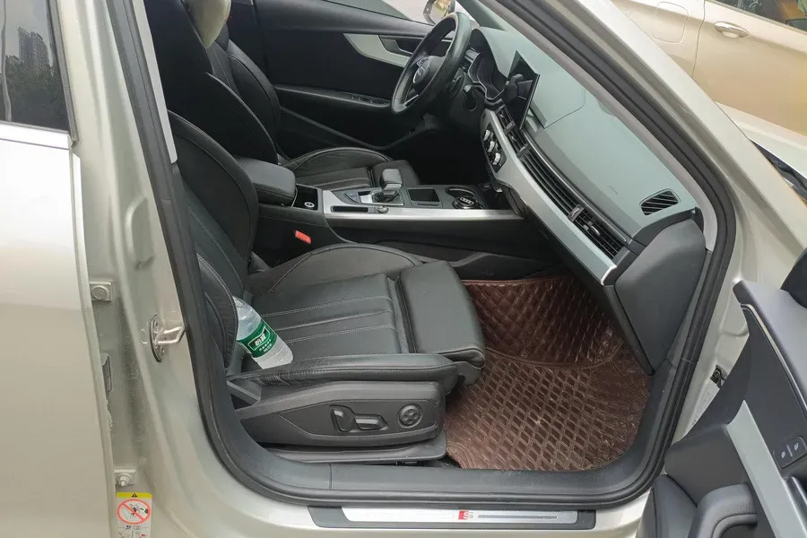 2020 Audi A4L 2.0T 190HP L4 7DCT,autocango,china used car exporter,china ev exporter,chinese used car exporter,chinese used ev exporter