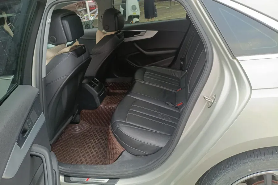 2020 Audi A4L 2.0T 190HP L4 7DCT,autocango,china used car exporter,china ev exporter,chinese used car exporter,chinese used ev exporter