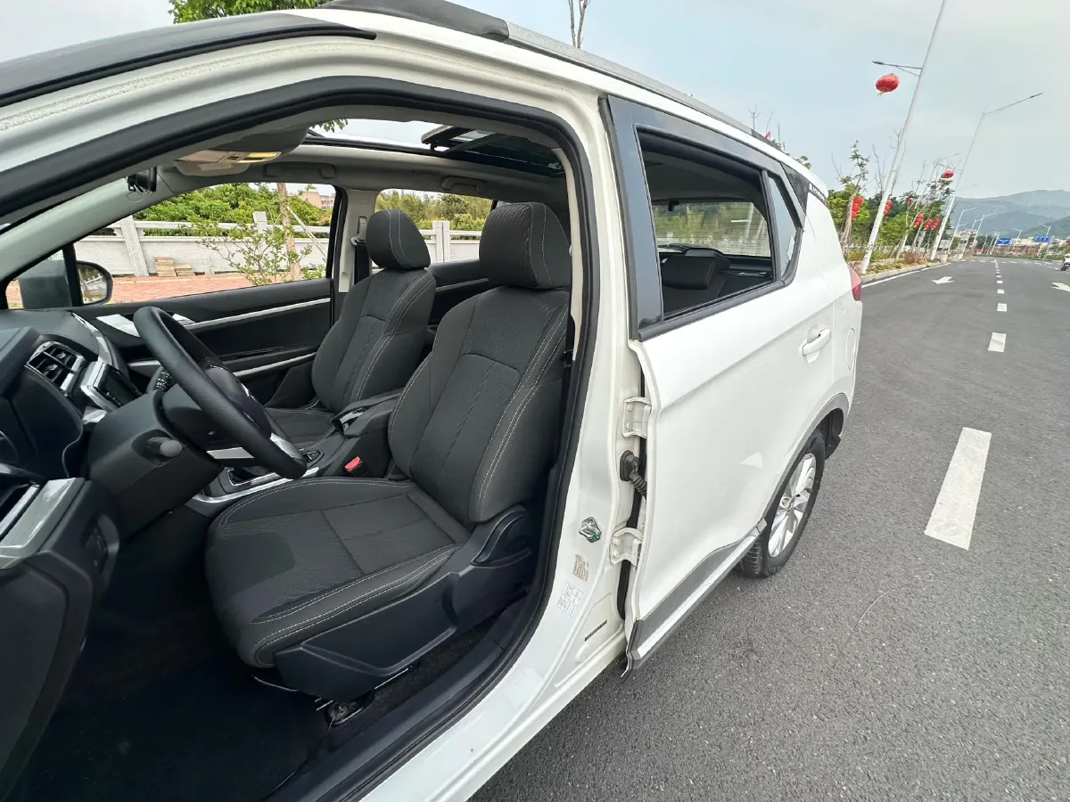 2018 HaiMa S5 Young Edition 1.6L 122HP L4 CVT,autocango,china used car exporter,china ev exporter,chinese used car exporter,chinese used ev exporter