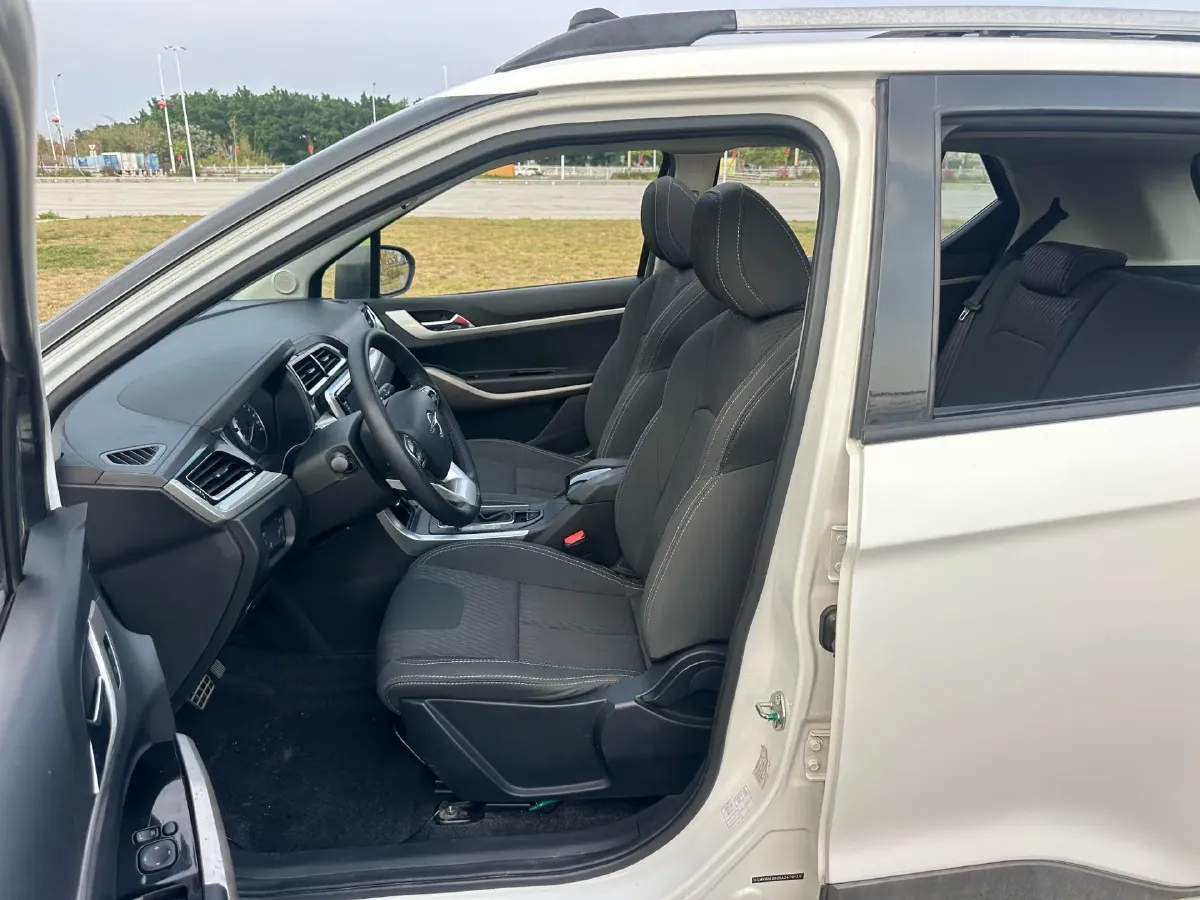 2018 HaiMa S5 Young Edition 1.6L 122HP L4 CVT,autocango,china used car exporter,china ev exporter,chinese used car exporter,chinese used ev exporter