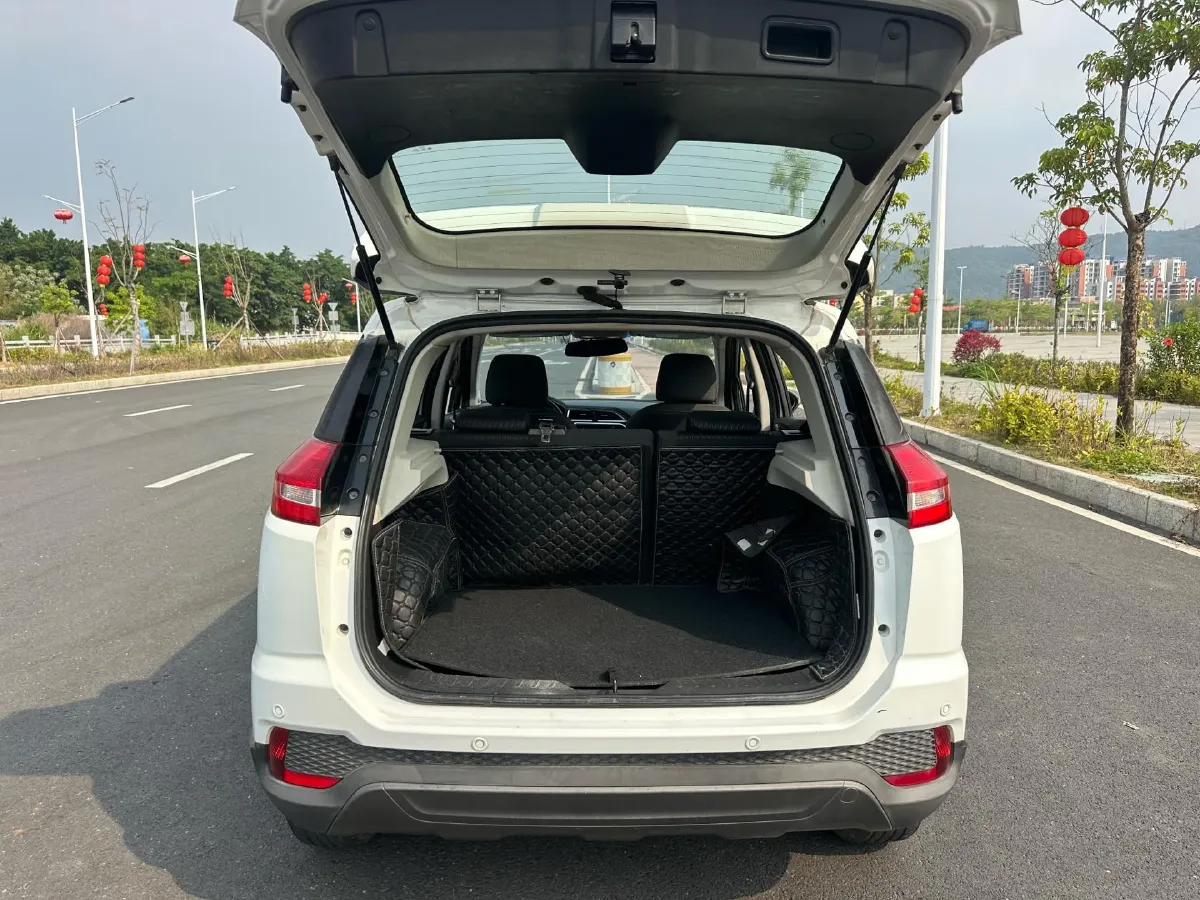 2018 HaiMa S5 Young Edition 1.6L 122HP L4 CVT,autocango,china used car exporter,china ev exporter,chinese used car exporter,chinese used ev exporter