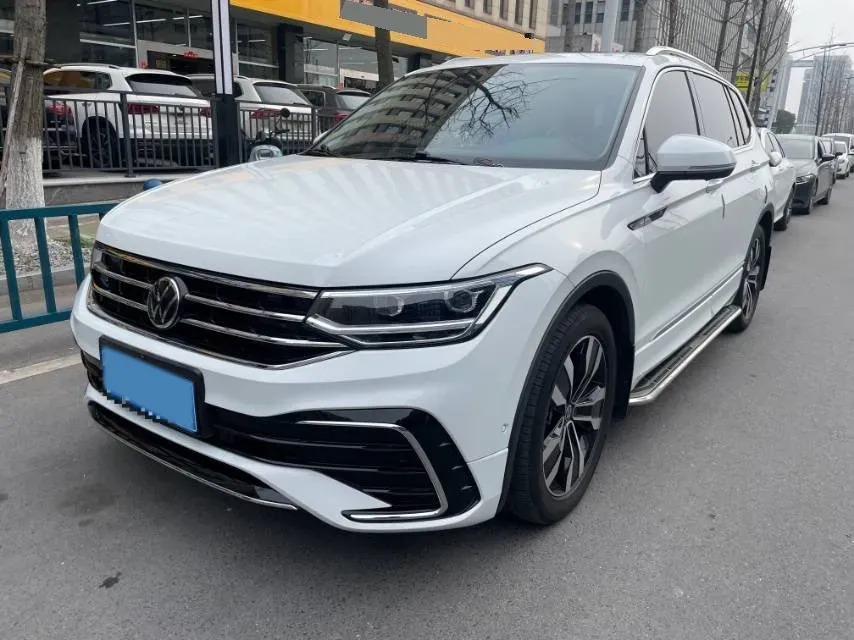 2024 Volkswagen Tiguan L 2.0T 186HP L4 7DCT,autocango,china used car exporter,china ev exporter,chinese used car exporter,chinese used ev exporter