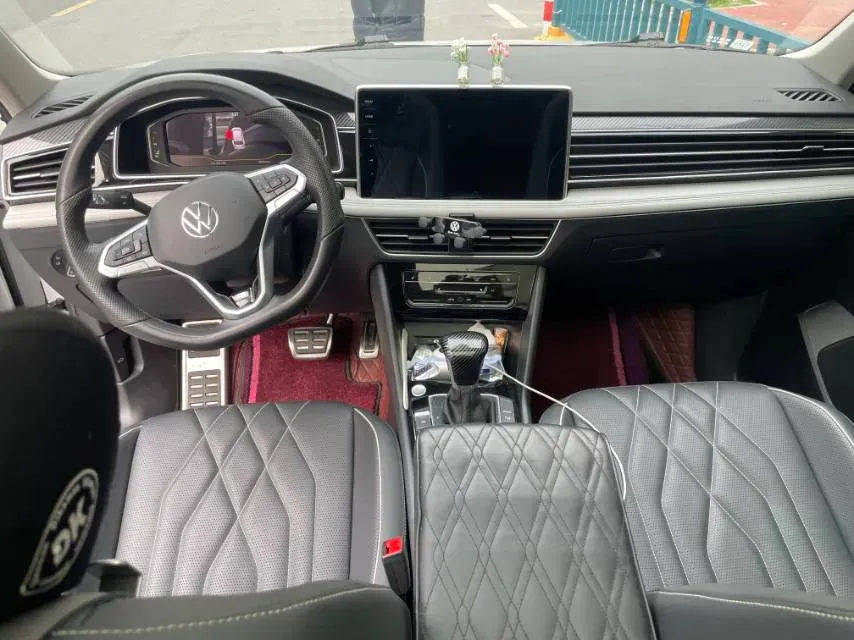 2024 Volkswagen Tiguan L 2.0T 186HP L4 7DCT,autocango,china used car exporter,china ev exporter,chinese used car exporter,chinese used ev exporter