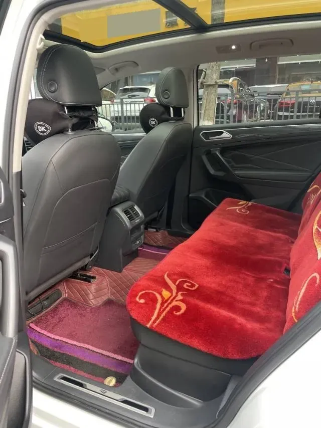 2024 Volkswagen Tiguan L 2.0T 186HP L4 7DCT,autocango,china used car exporter,china ev exporter,chinese used car exporter,chinese used ev exporter