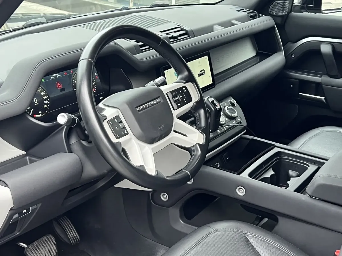 2022 Land Rover Defender 3.0T 400HP L6 8AT,autocango,china used car exporter,china ev exporter,chinese used car exporter,chinese used ev exporter