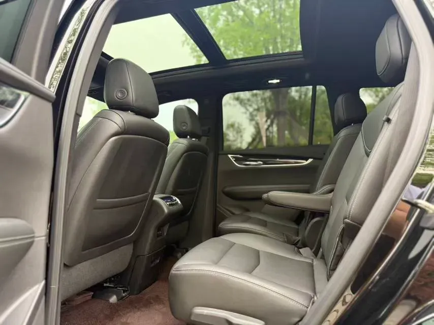 2021 Cadillac XT6 2.0T 237HP L4 9AT,autocango,china used car exporter,china ev exporter,chinese used car exporter,chinese used ev exporter