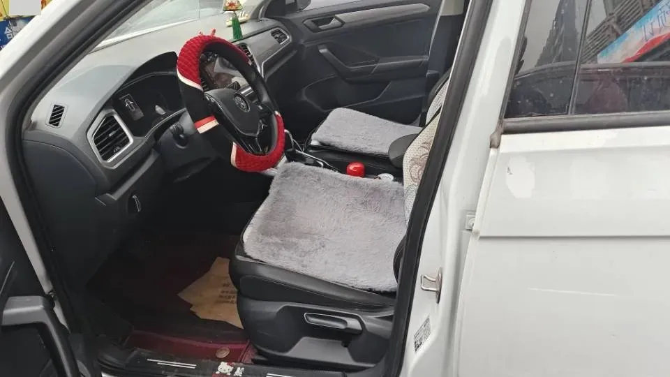 2020 Volkswagen T-Roc 1.4T 131HP L4 7DCT,autocango,china used car exporter,china ev exporter,chinese used car exporter,chinese used ev exporter