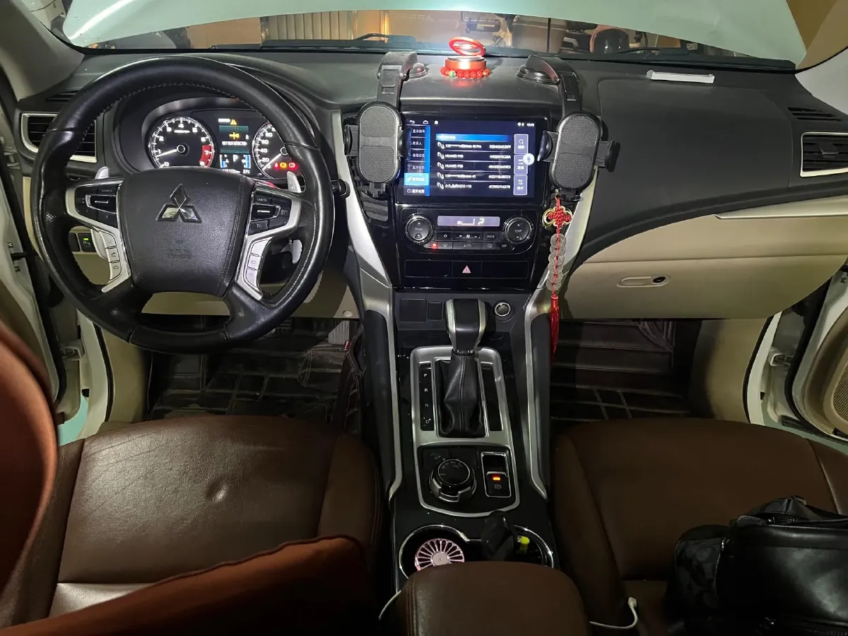 2019 Mitsubishi Pajero 3.0L 209HP V6 8AT,autocango,china used car exporter,china ev exporter,chinese used car exporter,chinese used ev exporter