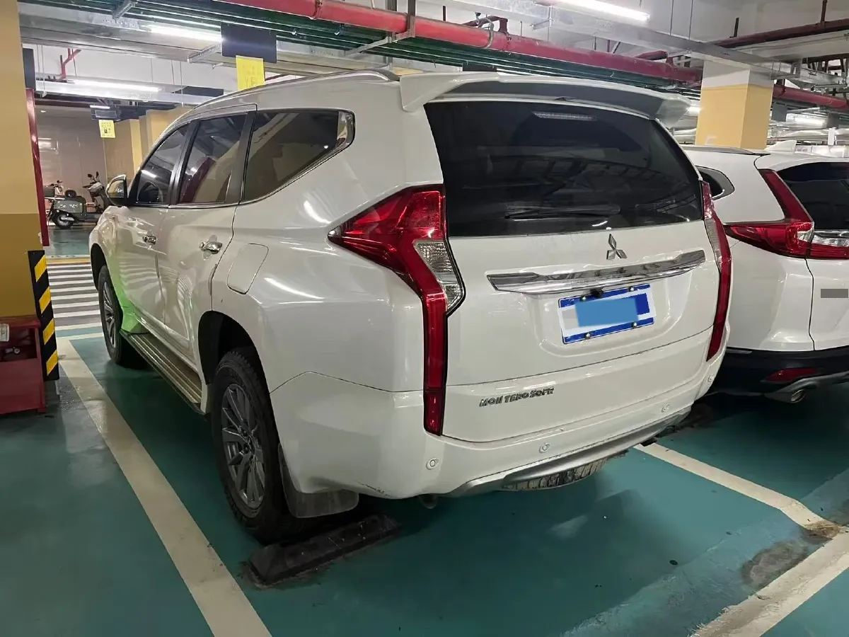 2019 Mitsubishi Pajero 3.0L 209HP V6 8AT,autocango,china used car exporter,china ev exporter,chinese used car exporter,chinese used ev exporter
