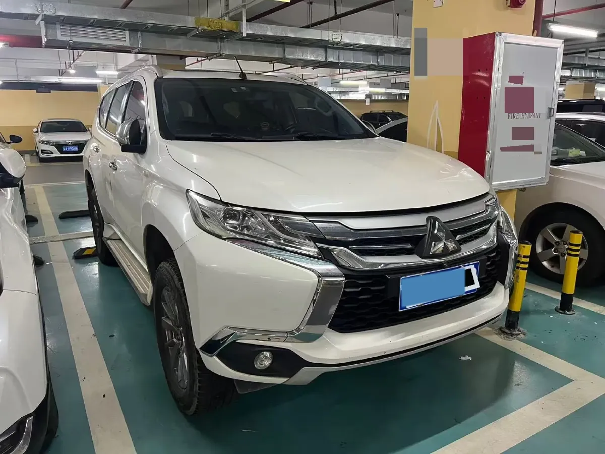 2019 Mitsubishi Pajero 3.0L 209HP V6 8AT,autocango,china used car exporter,china ev exporter,chinese used car exporter,chinese used ev exporter