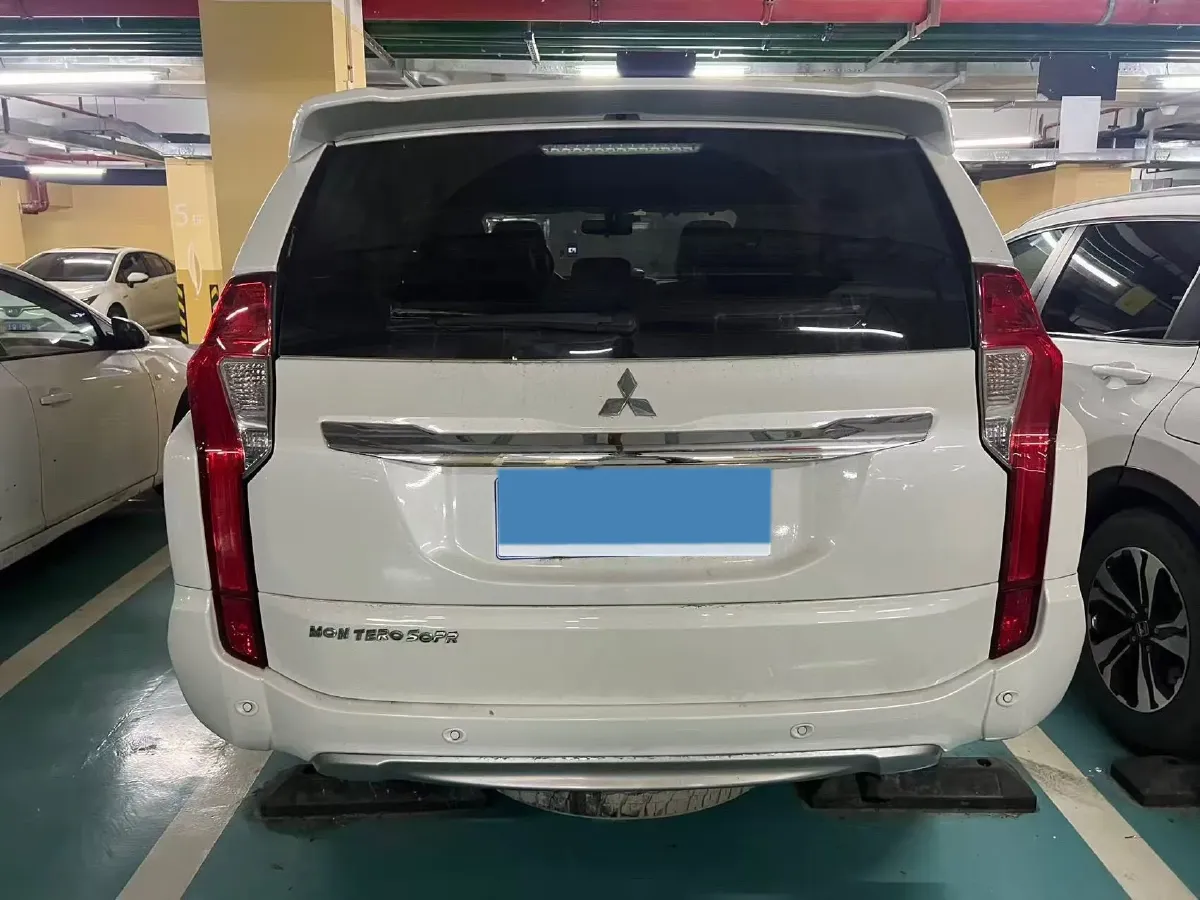 2019 Mitsubishi Pajero 3.0L 209HP V6 8AT,autocango,china used car exporter,china ev exporter,chinese used car exporter,chinese used ev exporter