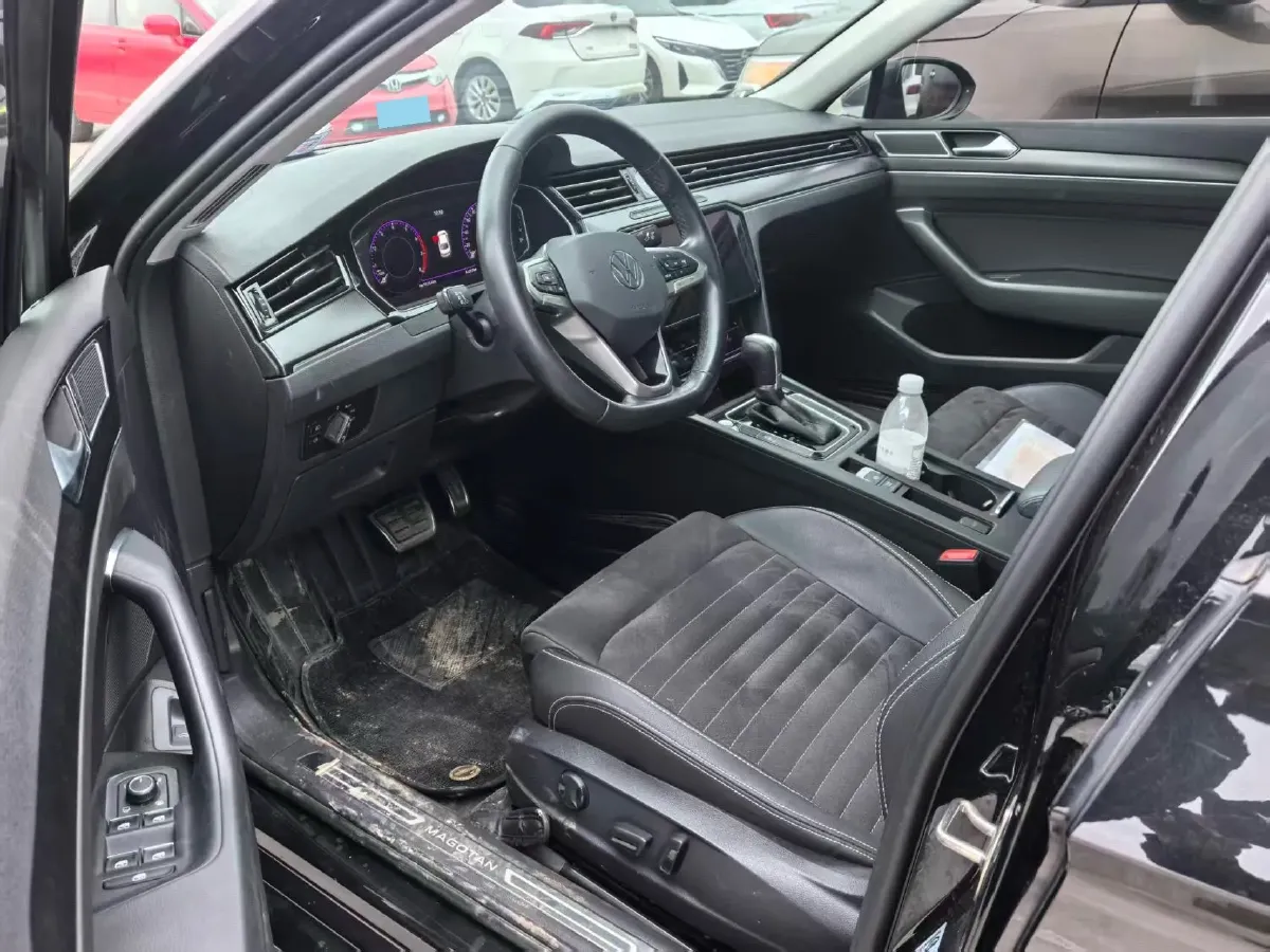 2021 Volkswagen Magotan 2.0T 186HP L4 7DCT,autocango,china used car exporter,china ev exporter,chinese used car exporter,chinese used ev exporter