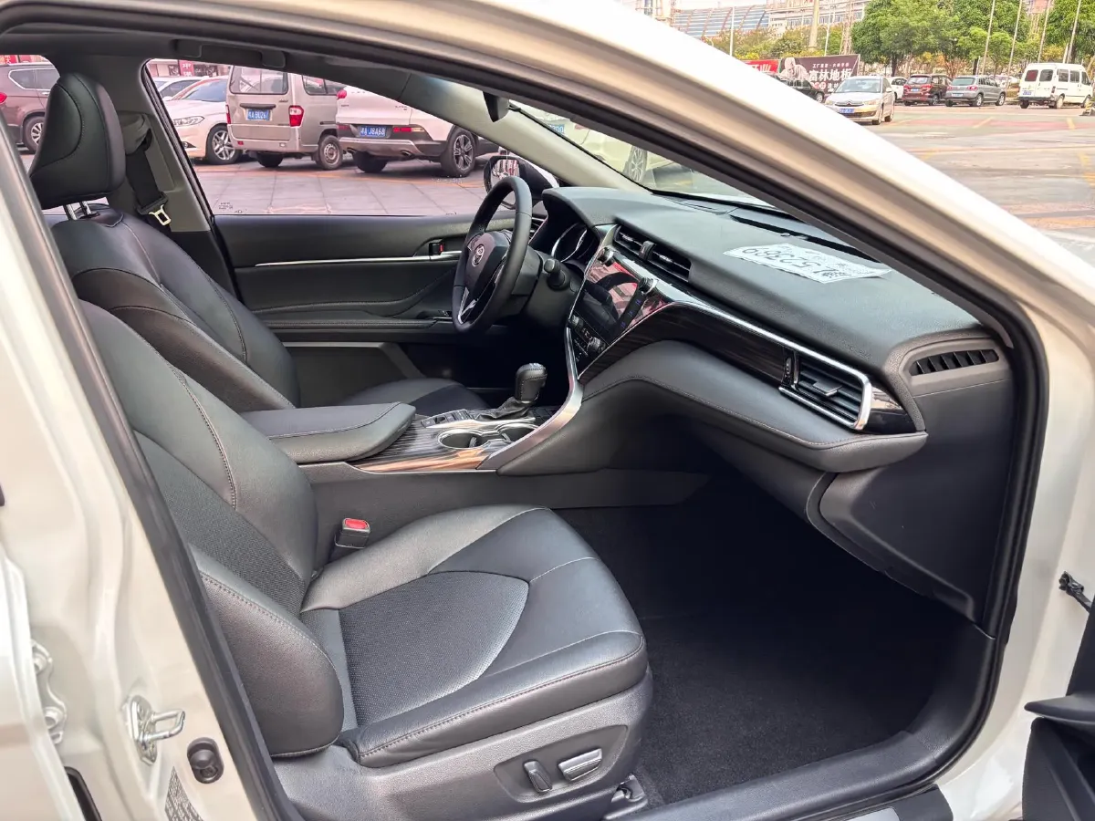 2019 Toyota Camry 2.5L 209HP L4 8AT,autocango,china used car exporter,china ev exporter,chinese used car exporter,chinese used ev exporter