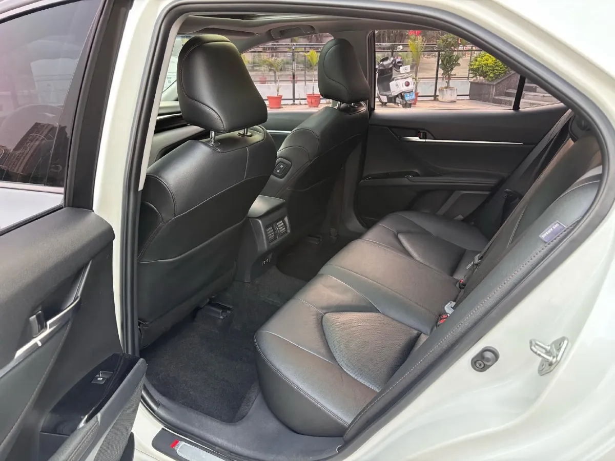 2019 Toyota Camry 2.5L 209HP L4 8AT,autocango,china used car exporter,china ev exporter,chinese used car exporter,chinese used ev exporter