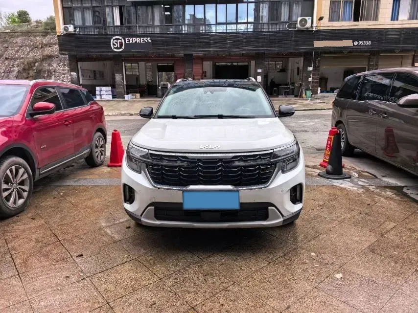 2023 Kia Seltos 1.5L 115HP L4 CVT,autocango,china used car exporter,china ev exporter,chinese used car exporter,chinese used ev exporter