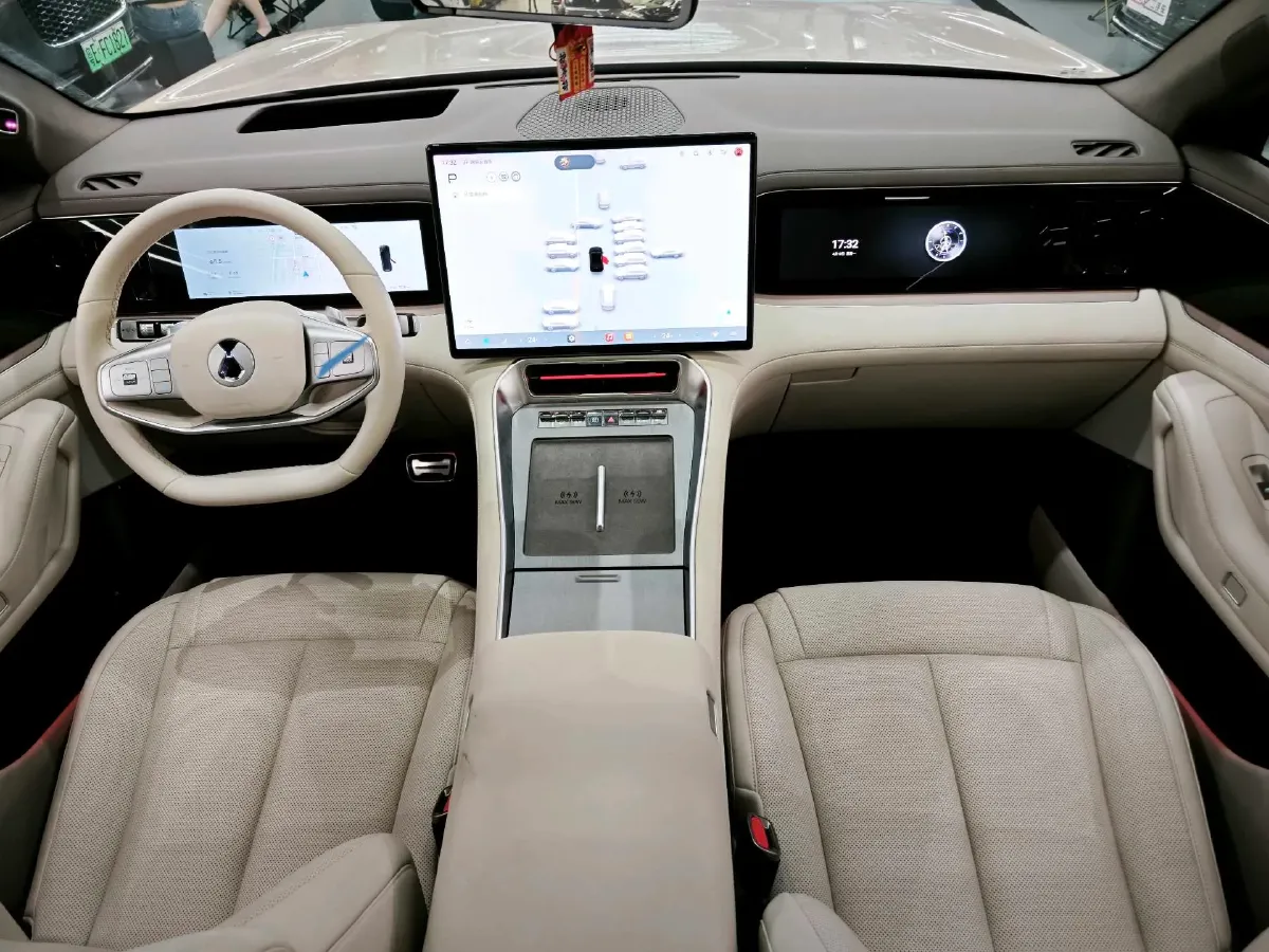 2025 Denza DenzaN8L 2.0T 207HP L4 E-CVT PHEV,autocango,china used car exporter,china ev exporter,chinese used car exporter,chinese used ev exporter