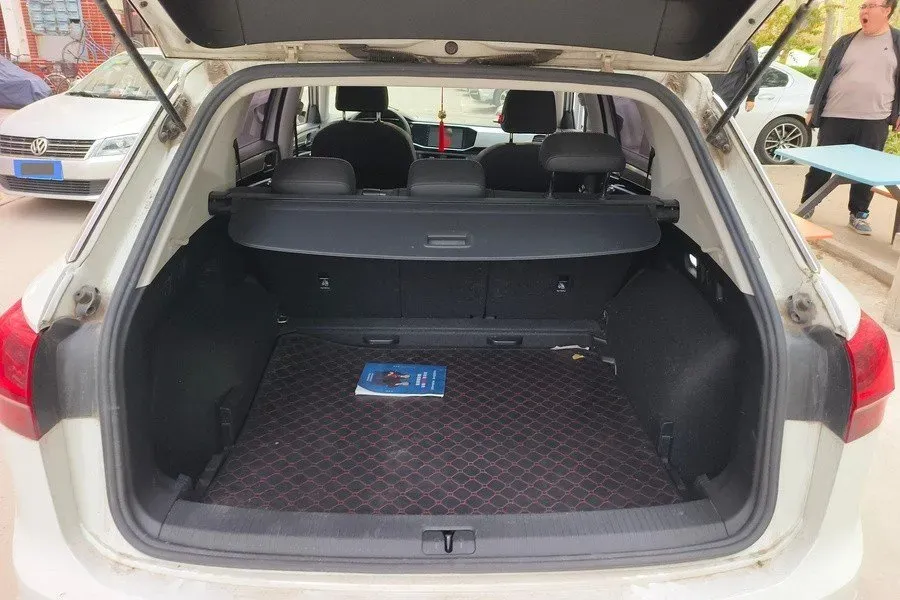 2019 Jeep Cherokee 2.0T 234HP L4 9AT,autocango,china used car exporter,china ev exporter,chinese used car exporter,chinese used ev exporter