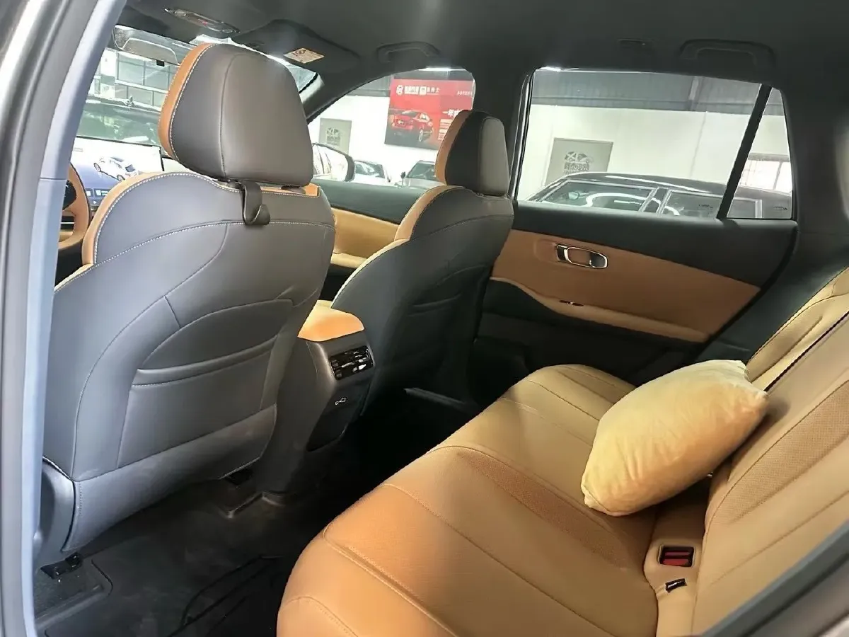 2025 WuLing XingGuangS 1.5L 106HP L4 E-CVT PHEV,autocango,china used car exporter,china ev exporter,chinese used car exporter,chinese used ev exporter