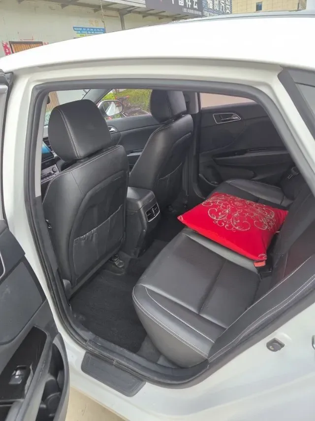 2017 Hyundai Mistra 1.6T 175HP L4 7DCT,autocango,china used car exporter,china ev exporter,chinese used car exporter,chinese used ev exporter