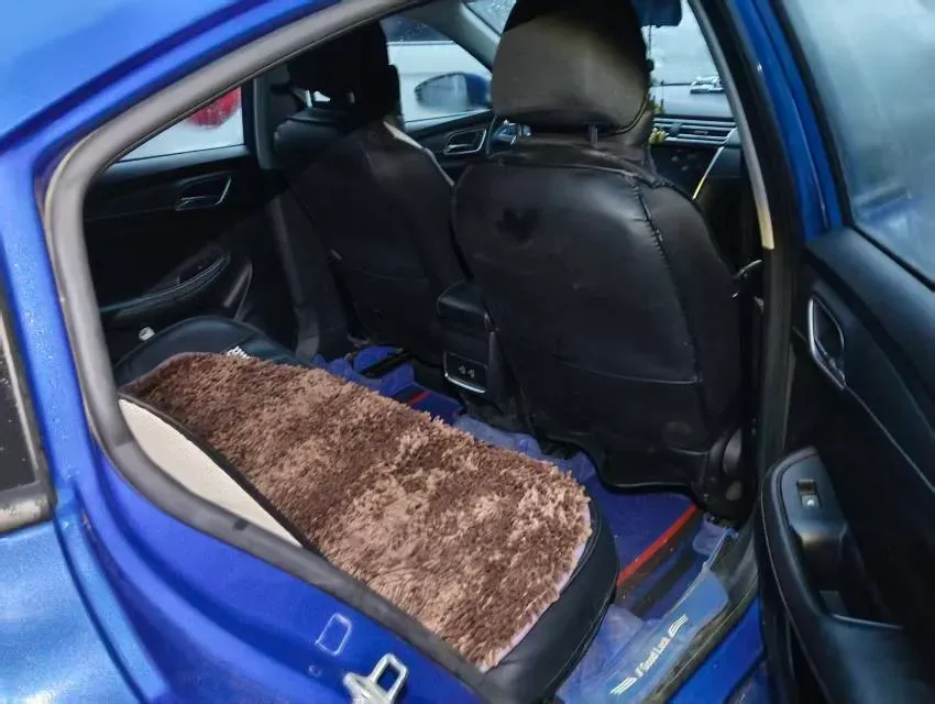 2020 Roewe i5 1.5L 120HP L4 CVT,autocango,china used car exporter,china ev exporter,chinese used car exporter,chinese used ev exporter