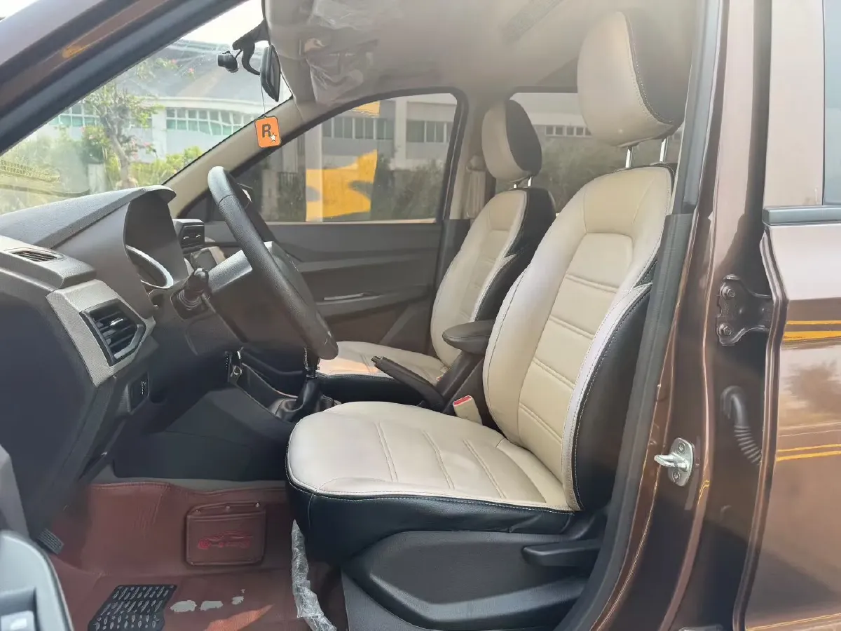 2019 WuLing HongGuang 1.5L 105HP L4 5MT,autocango,china used car exporter,china ev exporter,chinese used car exporter,chinese used ev exporter