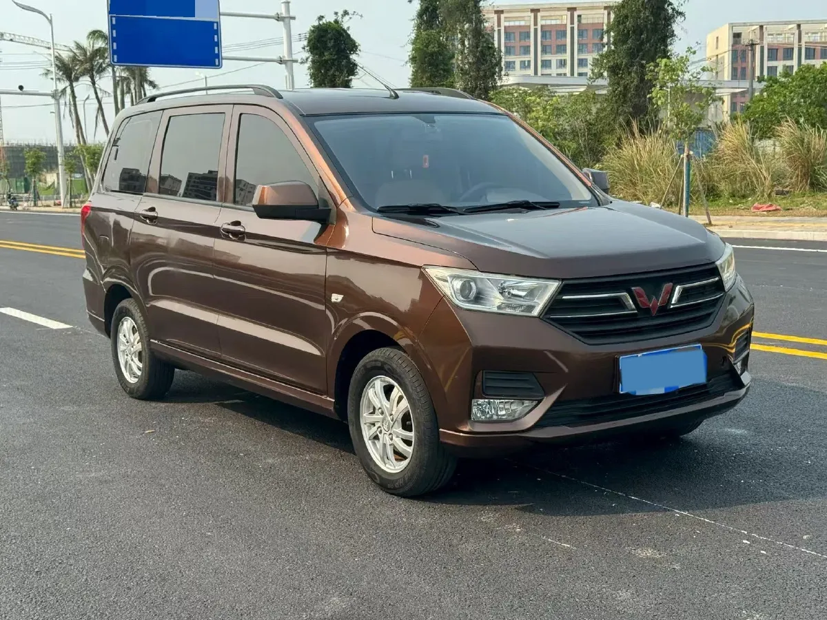 2019 WuLing HongGuang 1.5L 105HP L4 5MT,autocango,china used car exporter,china ev exporter,chinese used car exporter,chinese used ev exporter