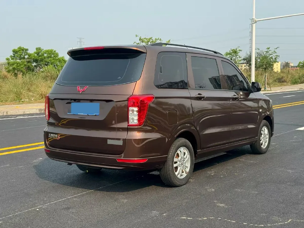 2019 WuLing HongGuang 1.5L 105HP L4 5MT,autocango,china used car exporter,china ev exporter,chinese used car exporter,chinese used ev exporter